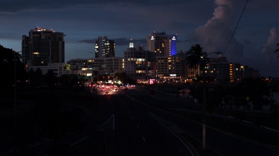 Apagón deja sin luz a más de 300 mil personas en Puerto Rico