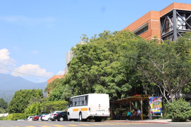 Aspecto del campus Chamilpa de la Universidad, actualmente cerrado por vacaciones. 