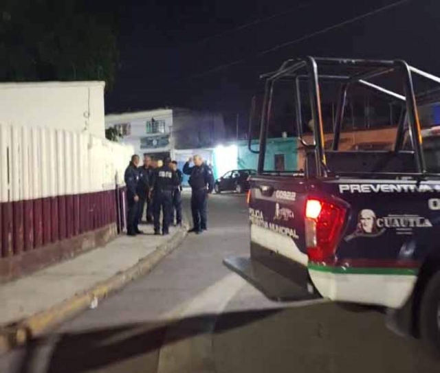 El ayudante fue atacado en su oficina.