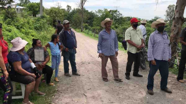 Algunos de los campesinos que resultarían afectados.