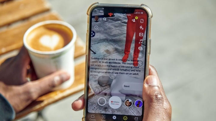 Esta app te enseña paso a paso cómo hacer RCP a través de realidad aumentada