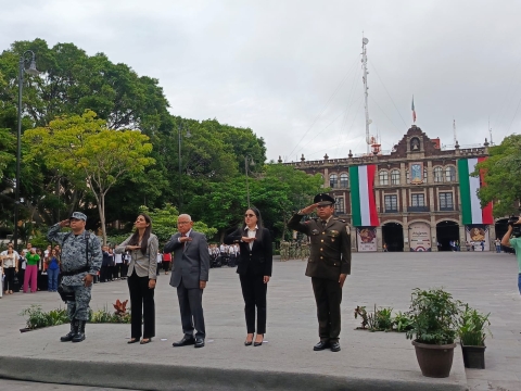 Motiva Juan Salgado a las familias morelenses a preservar los valores cívicos y exaltar a la patria