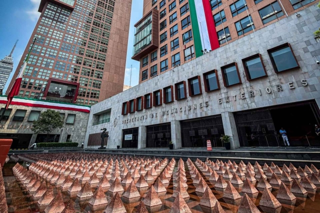 Canciller&iacute;a reconoce retraso en pago a personal del Servicio Exterior; cubrir&aacute; adeudo lunes