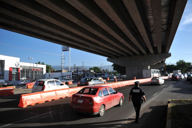 Chocan dos vehículos en el distribuidor Palmira