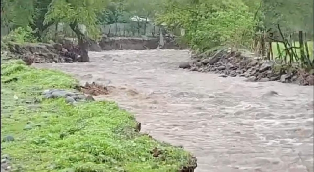 La vigilancia al río es permanente, luego de que la semana pasada causara algunos daños en casas y vías de comunicación.