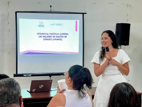 Capacitan sobre violencia política contra mujeres en Cuautla