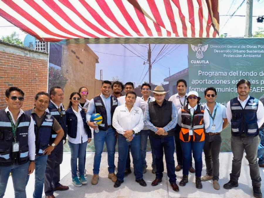 Entrega Jesús Corona obra de pavimentación en la colonia Paraíso