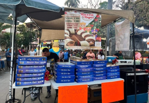 Impulsan rehabilitaci&oacute;n de j&oacute;venes en Cuautla mediante venta de Roscas de Reyes