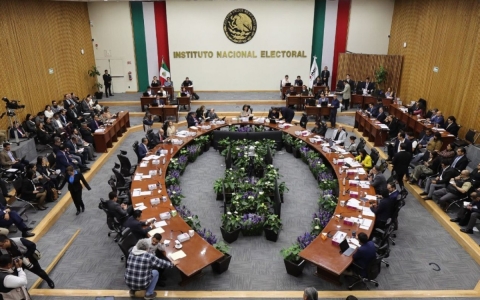 INE avala a cinco organizaciones para buscar registro como partidos pol&iacute;ticos