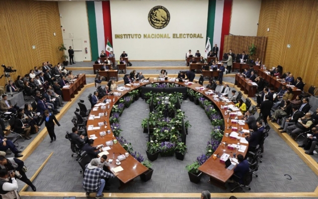 INE avala a cinco organizaciones para buscar registro como partidos pol&iacute;ticos