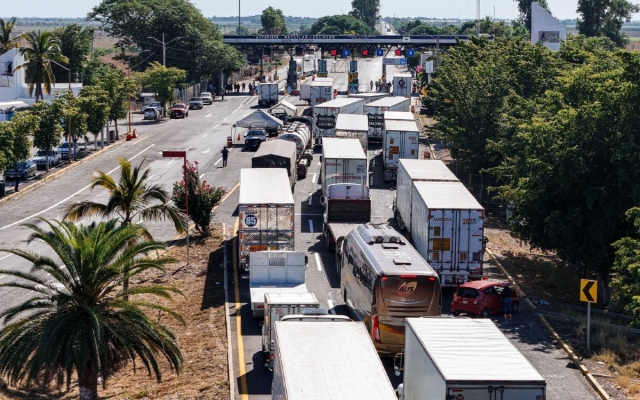 Transportistas y agricultores retiran bloqueos tras acuerdo con la Segob