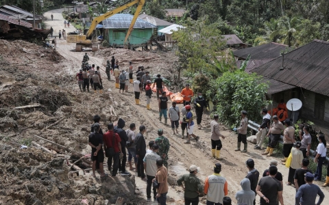 Inundaciones en el sur de Tailandia e Indonesia dejan 465 muertos