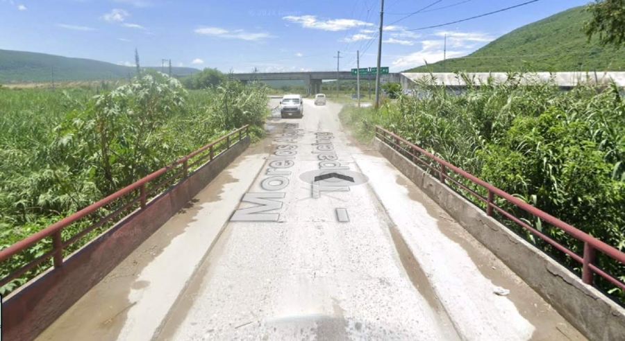 El puente da acceso a poblaciones de Tlaquiltenango y a la autopista Siglo XXI cuenta con un solo carril actualmente.