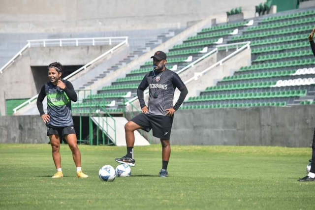 Orgullo morelense en el cuerpo técnico de Escorpiones Zacatepec 