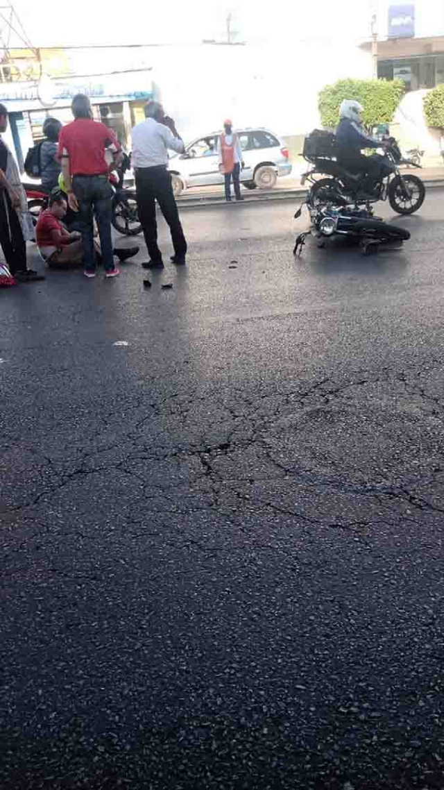 Resultó herido al derrapar en su moto