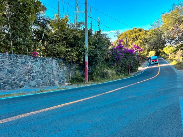 Ya está en operación la rehabilitación de un tramo carretero en Tlaltizapán. El Congreso del Estado no informó del costo ni alcance de la obra. 