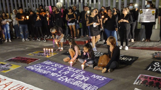 Marchan colectivos de mujeres; exigen ante Congreso local remoción del fiscal general