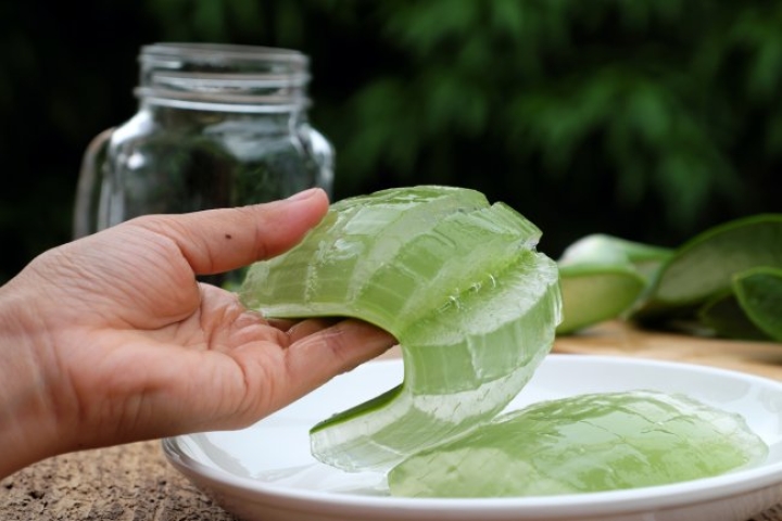 Mascarilla exfoliante de aloe vera para rostro seco: revitalizará tu piel en minutos