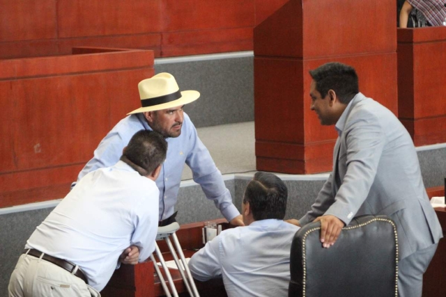 El legislador recordó a sus colegas que en 2024 deberán buscar el voto popular.