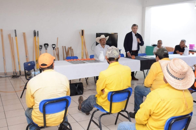 El alcalde de Cuernavaca afirmó que estas entregas son en reconocimiento a la gran labor que realizan para preservar las áreas naturales de la ciudad, particularmente el Bosque de Agua 
