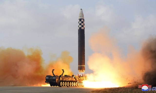 Kim Jong-un promete hacer más grande el arsenal nuclear de Corea del Norte