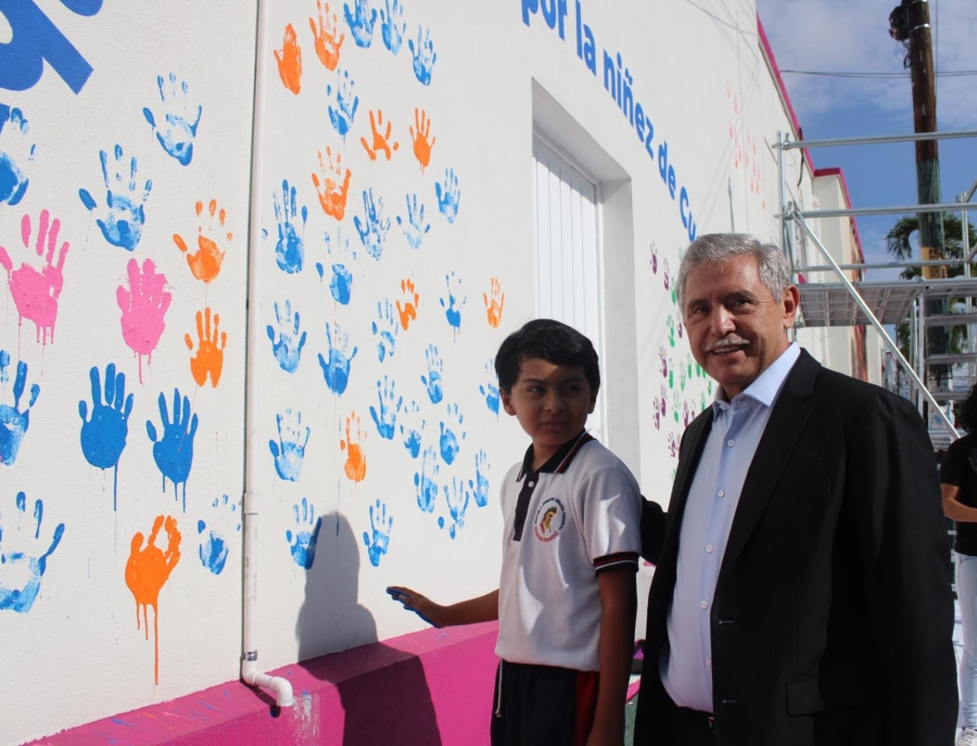 Inaugura alcalde de Cuernavaca mural de la niñez en sede del ayuntamiento capitalino