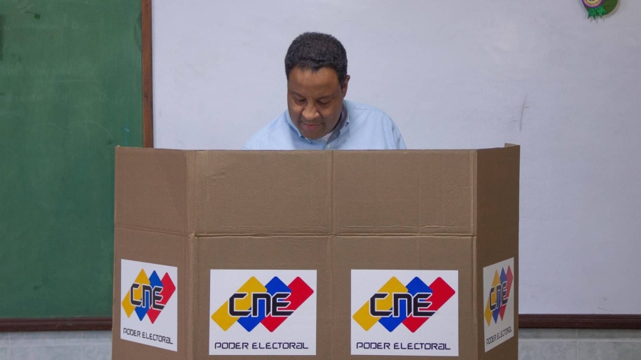 Venezuela gana en elecciones regionales.