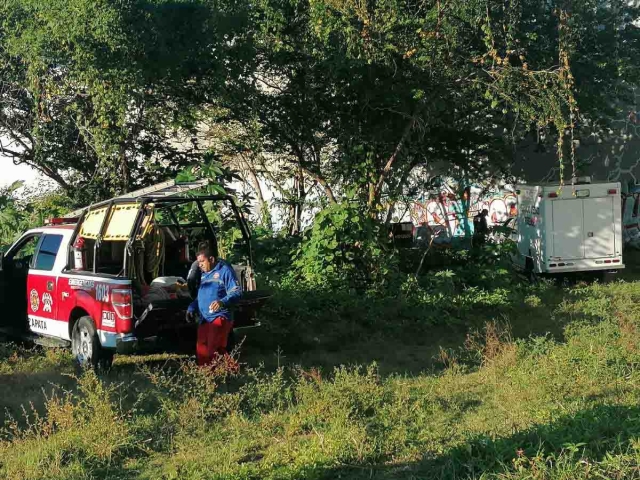 En el sitio no fue posible determinar la causa de muerte del hombre.