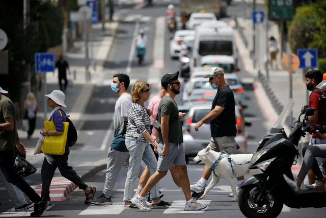 Israel vuelve a hacer obligatorio el uso de cubrebocas.