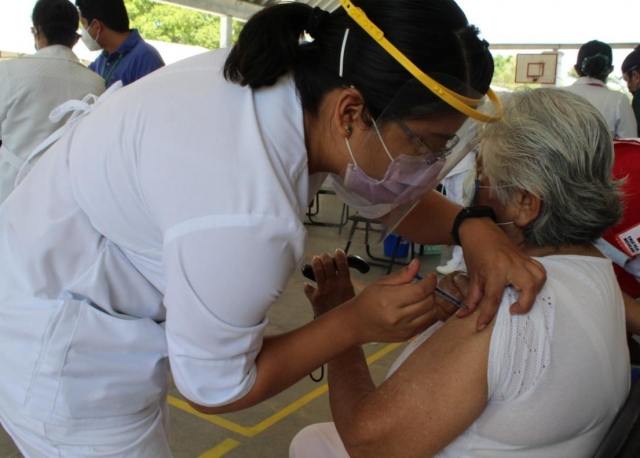 Hoy inició la vacunación contra covid-19 en Amacuzac