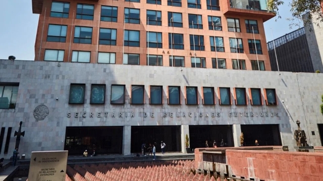 Trabajadores del Servicio Exterior Mexicano denuncian falta de pago