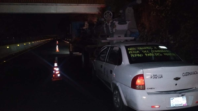 Fallece taxista al chocar contra un camión 