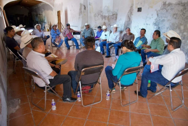 La reunión se celebró el miércoles. Se acordaron diversas situaciones para el sector agropecuario, entre ellas, el reparto del FAEDE, cuya bolsa no se dio a conocer.