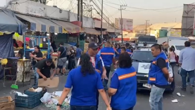 Realizó ayuntamiento operativo para alinear a comerciantes en inmediaciones de glorieta &#039;Los Caballitos&#039;