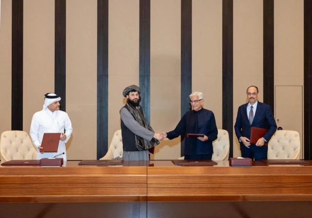 Afganistán y Pakistán acuerdan alto al fuego inmediato en Doha