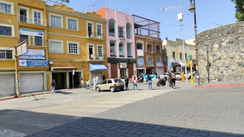 Inconformes con resolución de jueces en materia familiar efectuaron bloqueo en calle Leyva, ante TSJ