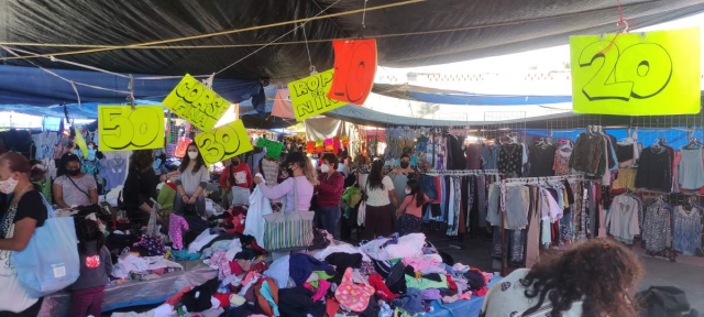 Cuidan medidas sanitarias en el tianguis de Chamilpa