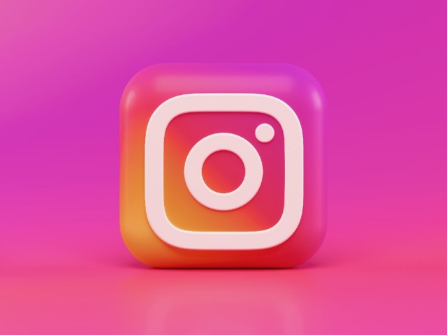 Instagram revela por qué su algoritmo te muestra primero ciertas fotos e historias