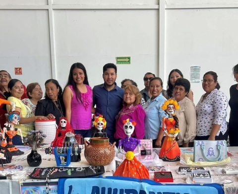 Acerca Gerardo Abarca Pe&ntilde;a capacitaci&oacute;n y oportunidades a las colonias con 'Aprender para Emprender'