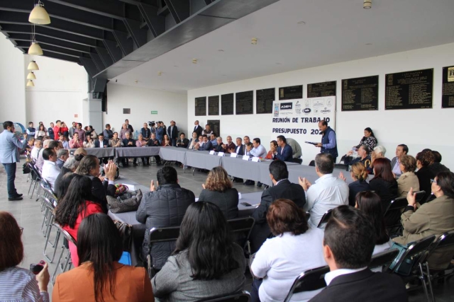 En reunión con diputados, integrantes del Consejo Coordinador Empresarial se pronunciaron en contra del aumento del dos por ciento al impuesto sobre la nómina.  