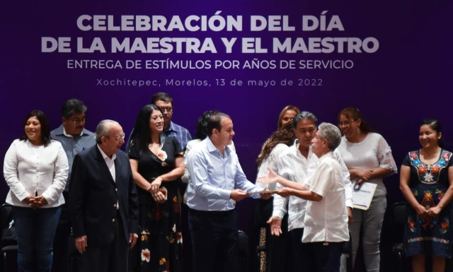 El mandatario estatal agradeció al magisterio por el trabajo que realizan para formar a miles de niñas, niños y adolescentes.