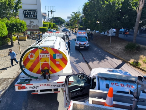 Controlan incendio en establecimiento comercial ubicado en Domingo Diez