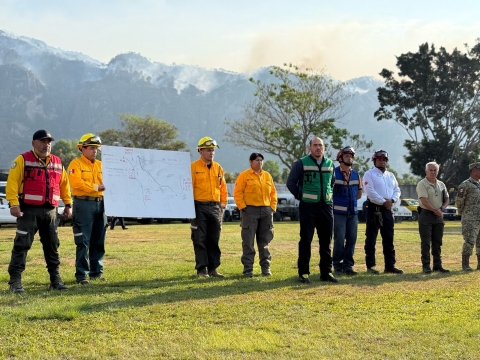 Actualiza Mando Unificado información sobre el incendio forestal en Tepoztlán