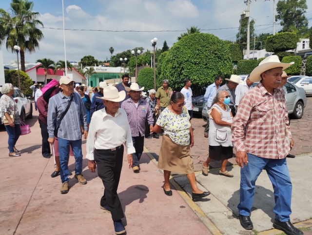 El pasado viernes, ejidatarios bloquearon por tres horas la carretera México-Cuautla, a la altura del kilómetro 88. 
