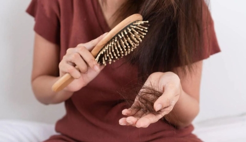 ¿Cómo prevenir la caída del cabello? Consejos útiles para hombres y mujeres