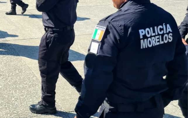 Ordenan retirar teléfonos a policías; se inconforman  