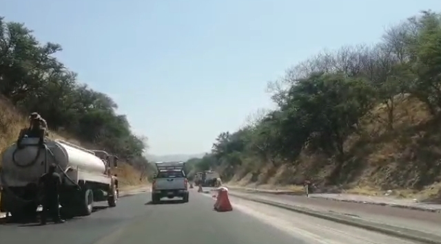 Reparaciones en autopista del sol