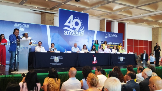 Reciben integrantes del SITAUEM reconocimientos por su trayectoria académica