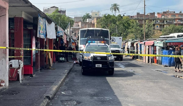 Se robó una camioneta y la abandonó en el mercado ALM