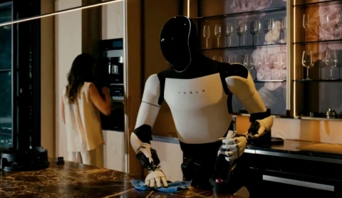 Tesla muestra los avances del robot Optimus Gen 2, capaz de realizar tareas domésticas y laborales